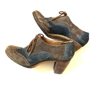 Schuler & Sons suede oxford heel